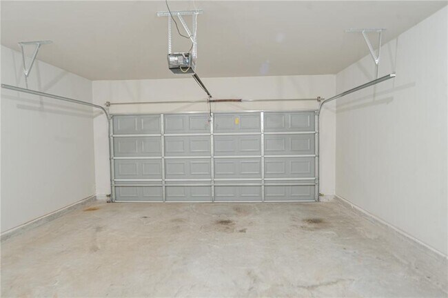 Building Photo - 1302 Endicott Ct