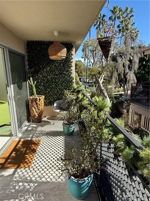 Building Photo - 241 S Barrington Ave