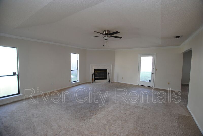 Building Photo - 10343 Huntington Forest Blvd E