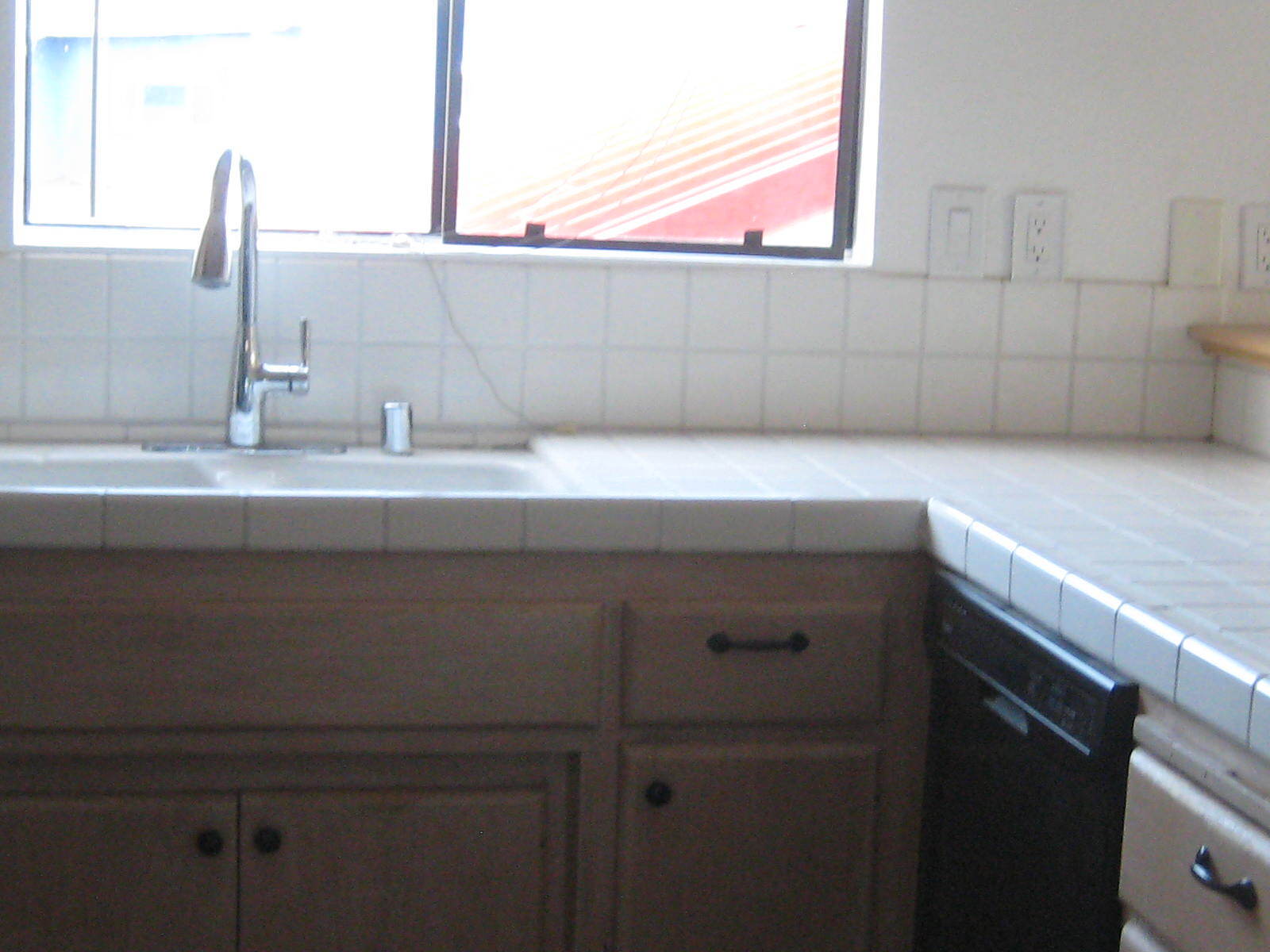 Kitchen - 512 Geneva Ave