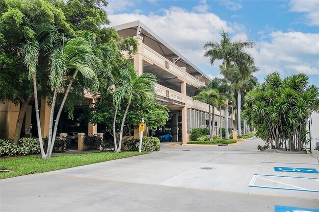 Building Photo - 750 N Tamiami Trl