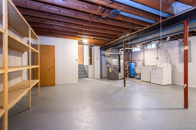 Building Photo - 7580 Thornwood St