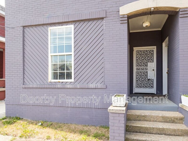 Building Photo - 1202 Duncan Ave