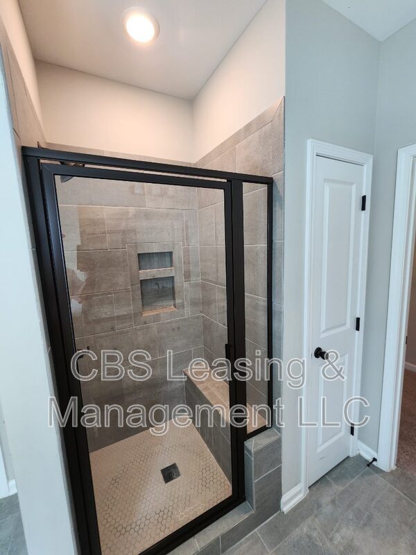 Building Photo - 2112 Sequoia Dr