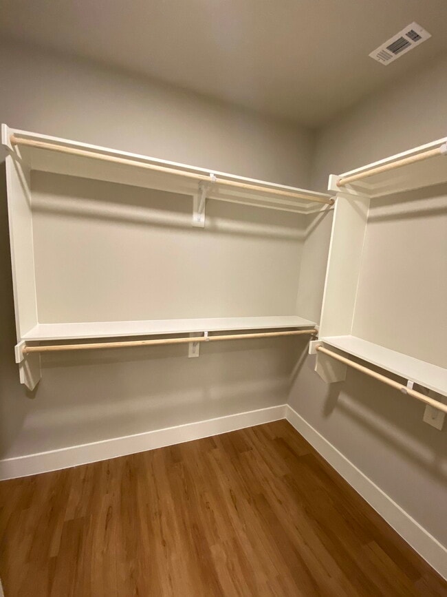 Building Photo - 948 Narwhal Dr