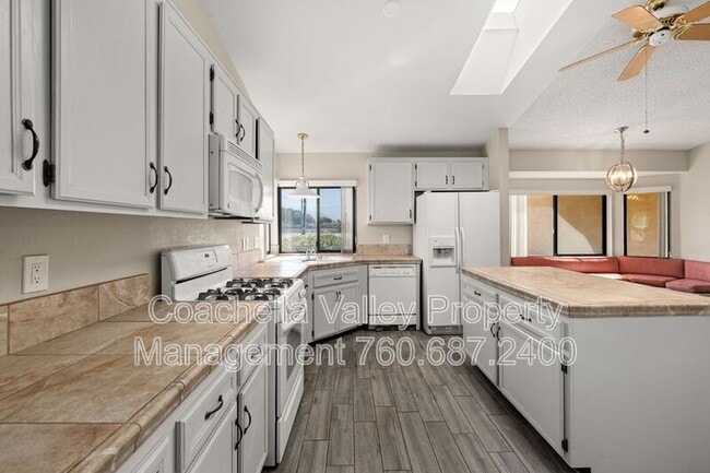 Building Photo - 43922 Warner Trail
