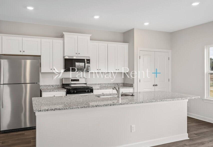 Building Photo - 2419 Nabali Wy