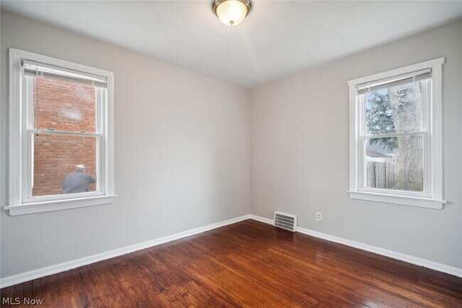 Building Photo - 14416 Krems Ave