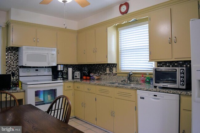 Building Photo - Beautiful 2 bed Rancher for Rent. Palmyra