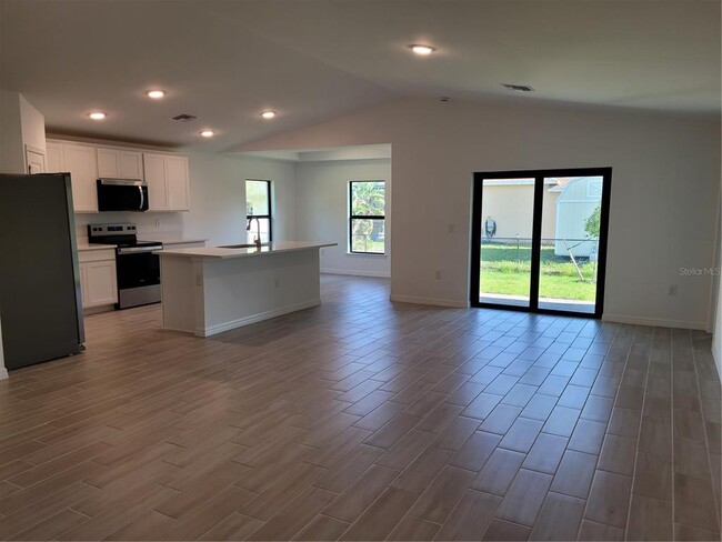 Building Photo - 11383 Baggot Ave