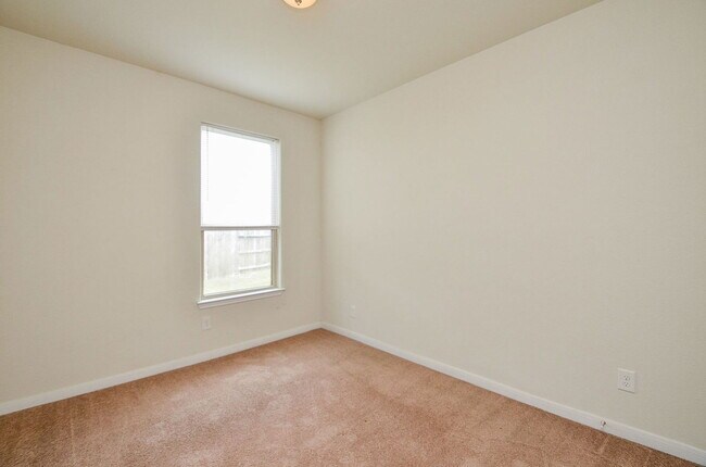 Building Photo - 16608 Spirit Lake Ct