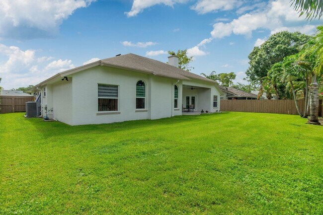 Building Photo - 13590 Jonquil Pl