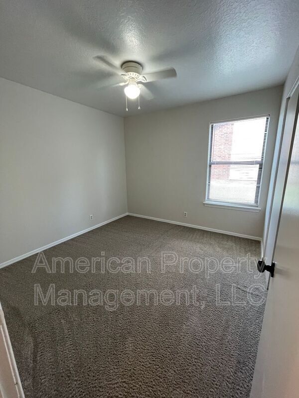 Building Photo - 13129 E 44th St