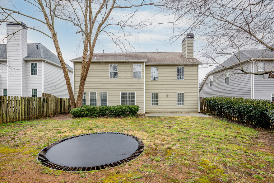 Building Photo - 13005 Crabapple Lake Dr