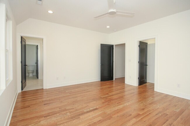 Building Photo - 1110 Greenleaf Ave