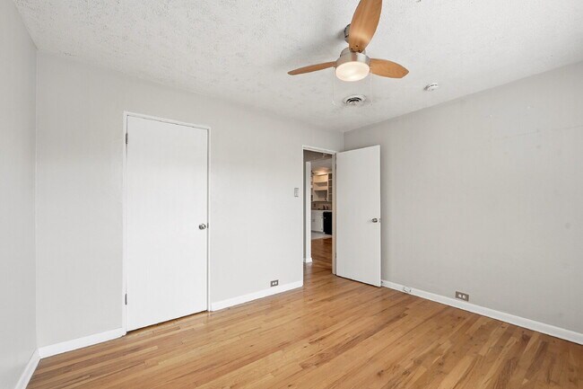 Building Photo - $1,380.95 with $300 off the first month's rent, 1 Beds - 1 Bath, Condo in Denver with Onsite Laun...