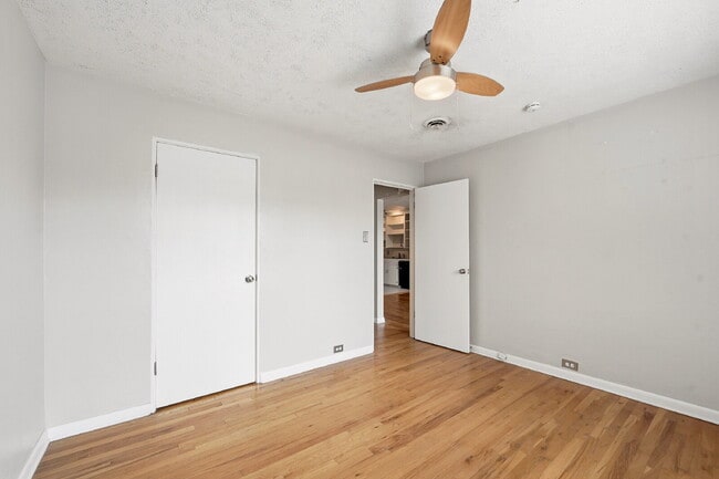 Building Photo - $1,480.95 with $300 off the first month's rent, 1 Beds - 1 Bath, Condo in Denver with Onsite Laun...