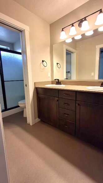 Building Photo - 2029 S Hills Ave.