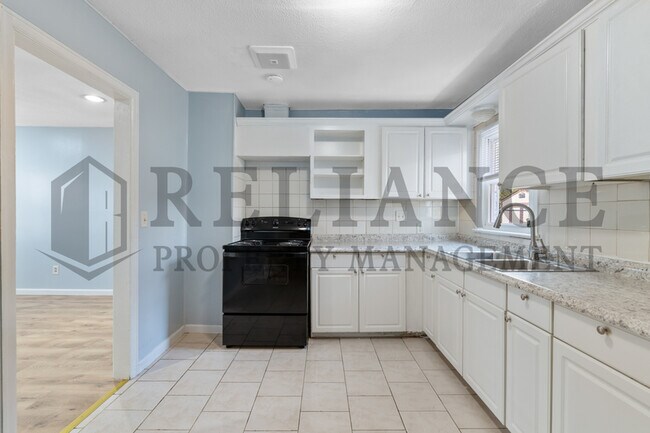 Building Photo - 1249 N Pershing St