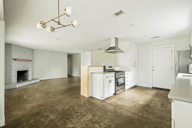 Building Photo - 2513 Broken Oak Dr