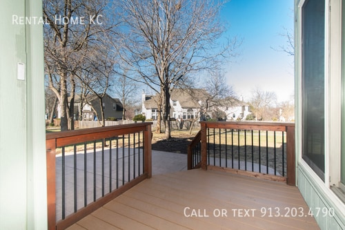 Building Photo - 18880 W 116th St