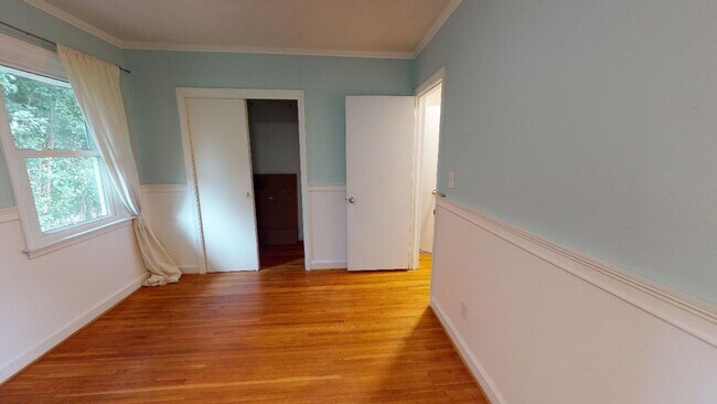 Building Photo - 419 Webster Pl