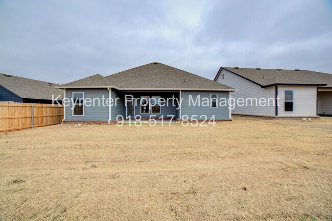 Building Photo - 4 BEDROOM CAPITAL HOME IN SAND SPRINGS!!!
