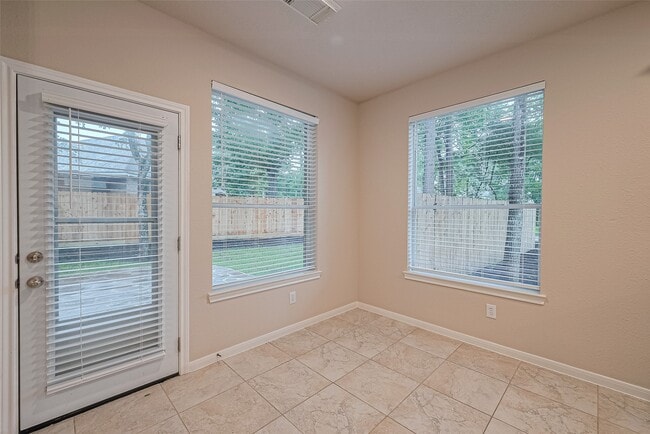 Building Photo - 23 Red Adler Pl