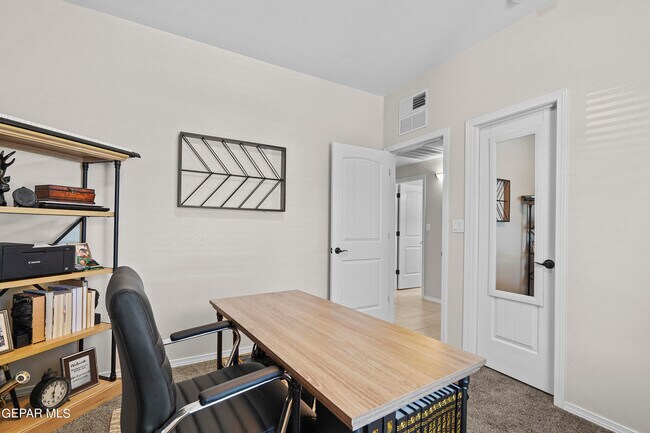 Building Photo - 2113 William Caples St