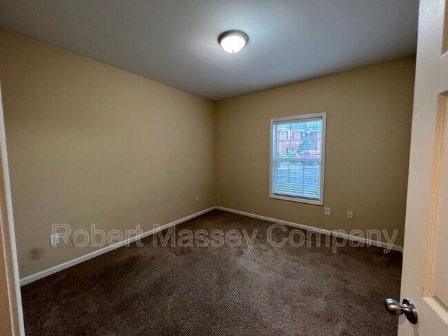 Building Photo - 12500 Townepark Way