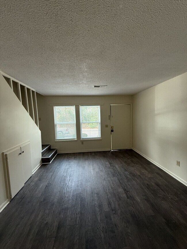 Building Photo - 3606 Medical Dr