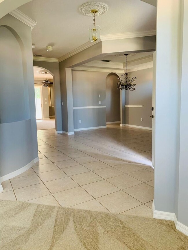 Building Photo - Beautiful 4 bed 3 bath plus Office and Pri...
