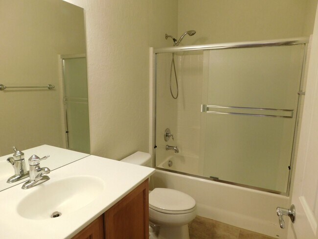 Building Photo - GORGEOUS HOME IN SUN CITY ALIANTE*AGE RESTRICTED COMMUNITY*3 LARGE BEDROOMS*OPEN FLOORPLAN*