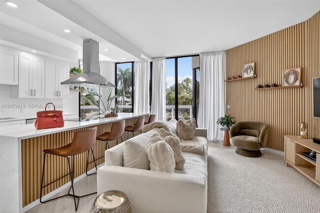 Building Photo - 20185 E Country Club Dr