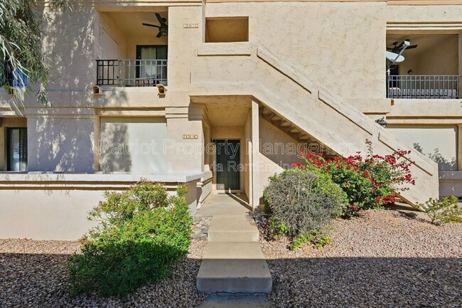 Building Photo - 9708 E Vía Linda