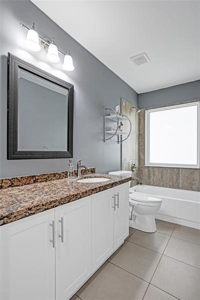 Building Photo - 5056 NW 95th Dr