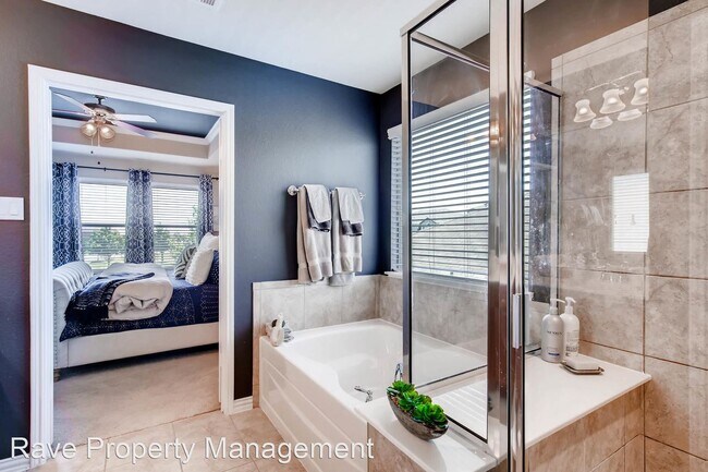 Building Photo - 16005 Hampton Bliss Trace