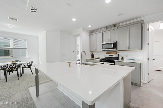 Building Photo - 8746 Sand dollar Dr