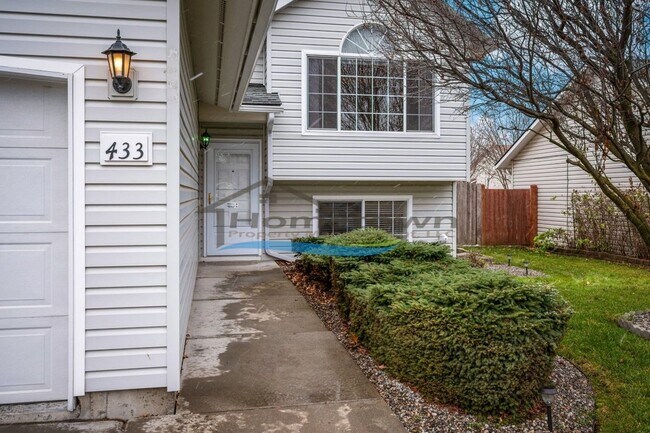 Building Photo - 433 N Brushwood Ct