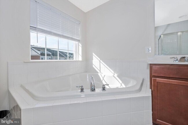 Building Photo - 7780 Dagny Wy