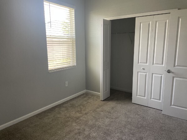 Building Photo - 1125 Saguaro St