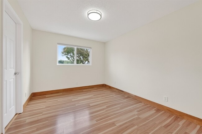 Building Photo - 16117 Singapore Ln