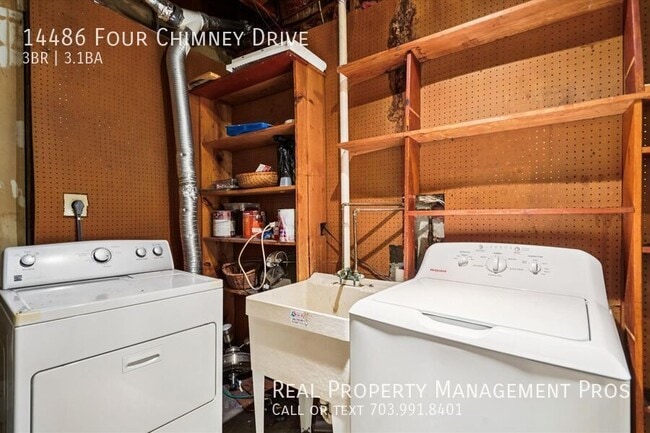 Building Photo - 14486 Four Chimney Dr