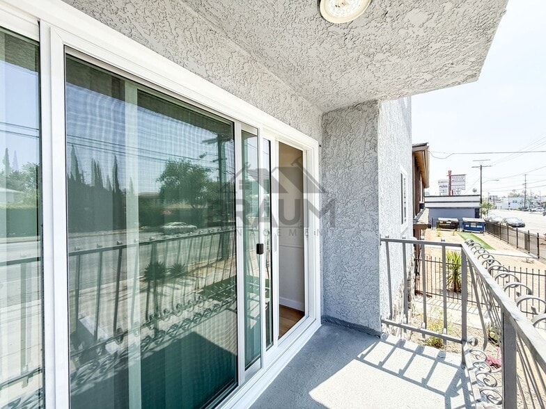 Building Photo - 13347 Victory Blvd