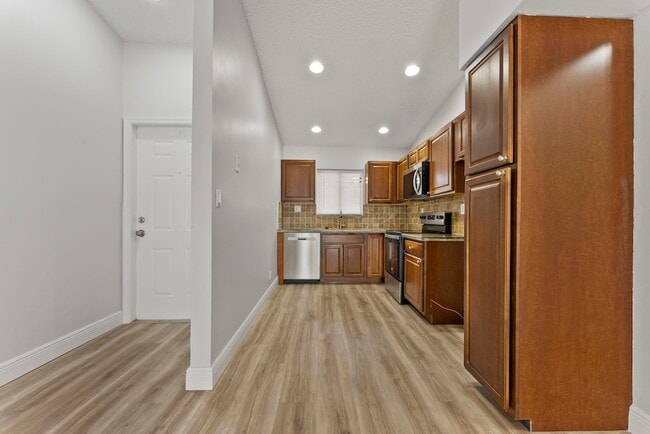 Building Photo - 2900 Olivewood Terrace