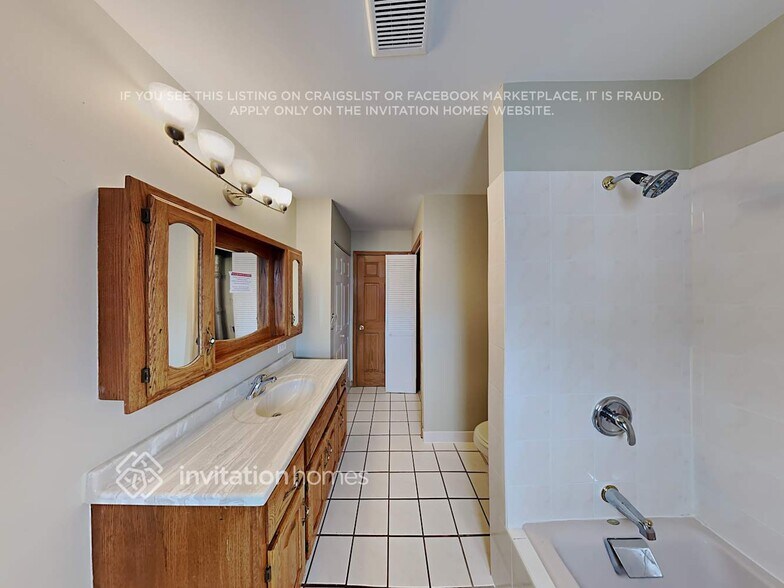 Building Photo - 11145 Boeger Ct
