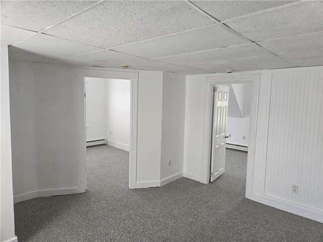 Building Photo - 35 Pleasant St