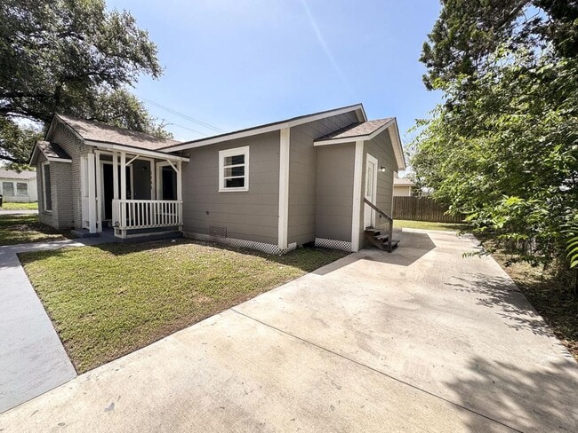 Building Photo - 1705 Avondale St