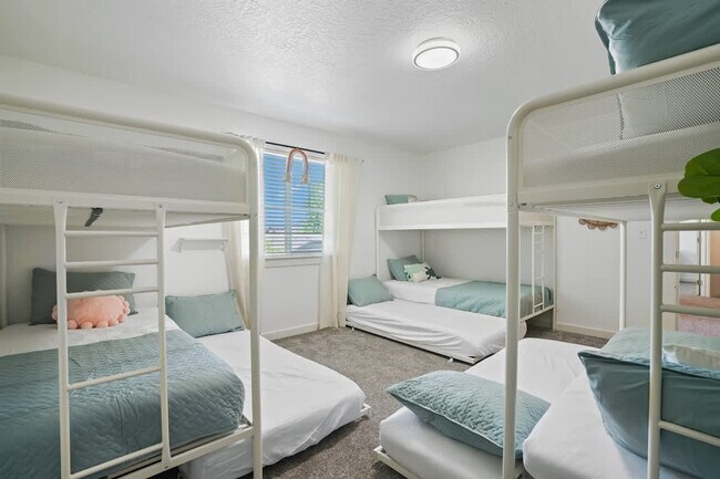 Building Photo - 11230 Silver River Loop