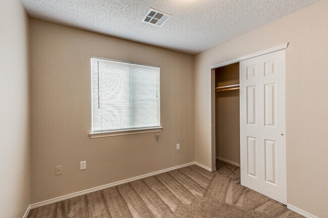 Building Photo - Beautiful 1 Story Property located in the Heart of Horizon City TX